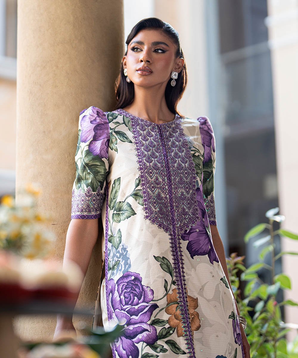 Women’s 3-Piece embroidered dobby suit in Off white